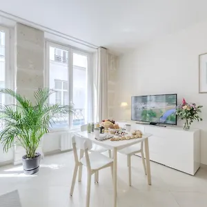https://jardin-saint-honore-apartments.fr-paris.fr