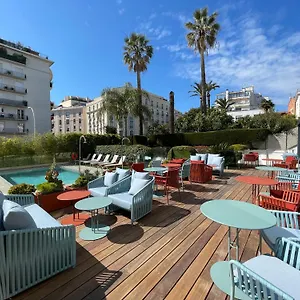Le Canberra **** Cannes